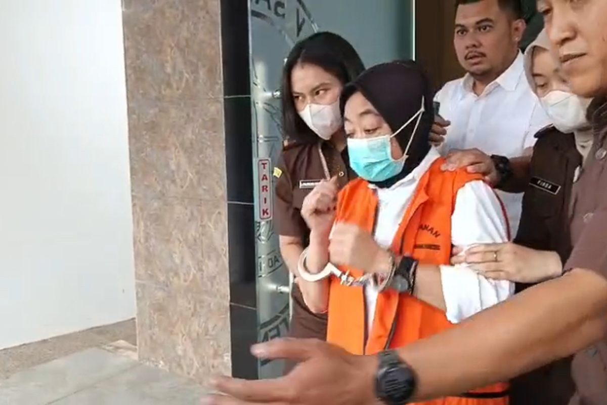Korupsi Dana Desa Rp 500 Juta dan Jual Posyandu, Kades Cikujang Ditahan