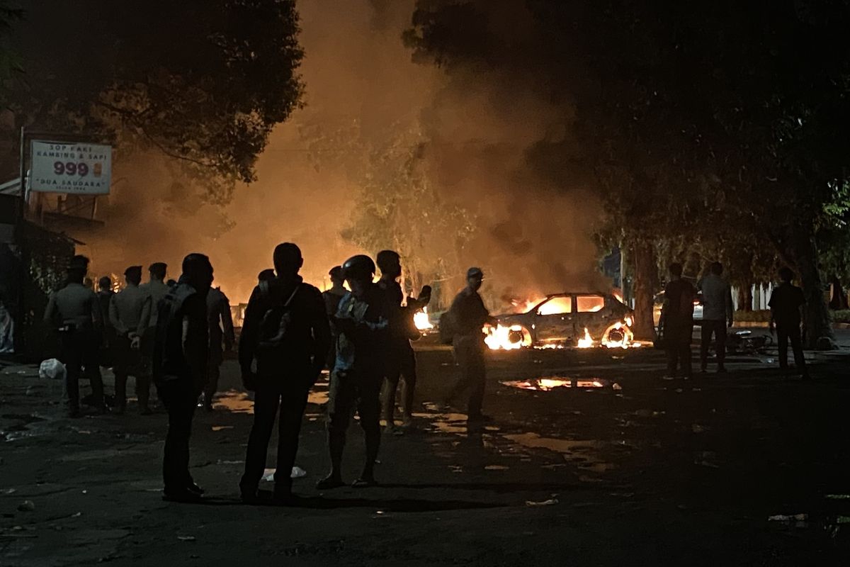 Kerusuhan di Kalibata Pasca-Kematian Dua Debt Collector: Pembakaran Aset dan Pemasangan Garis Polisi