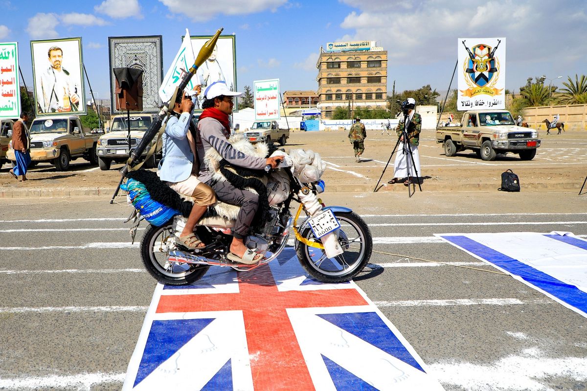 Eskalasi Timur Tengah: Kelompok Houthi Nyatakan Kesiapan Tempur dan Ancaman Blokade Selat Bab el-Mandeb