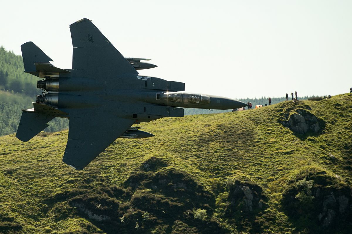 Spekulasi Operasi Eliminasi Pilot: Amerika Serikat Diduga Targetkan Personel Sendiri di Wilayah Iran